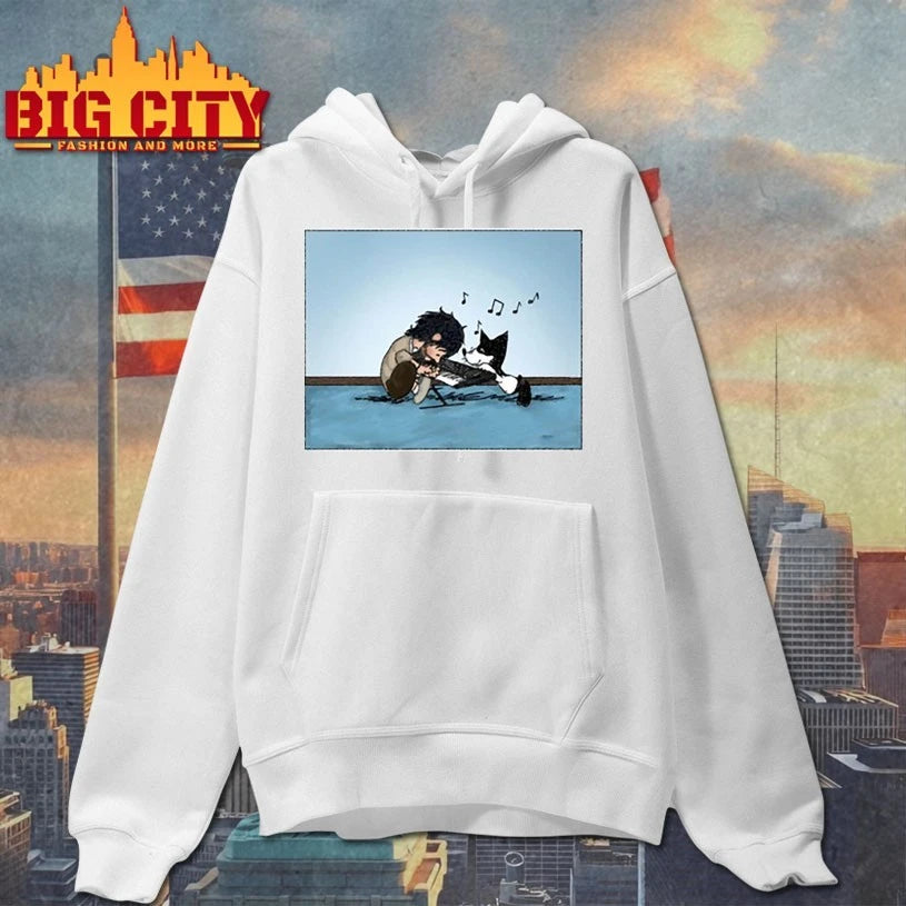 Alex G in Peanuts shirt