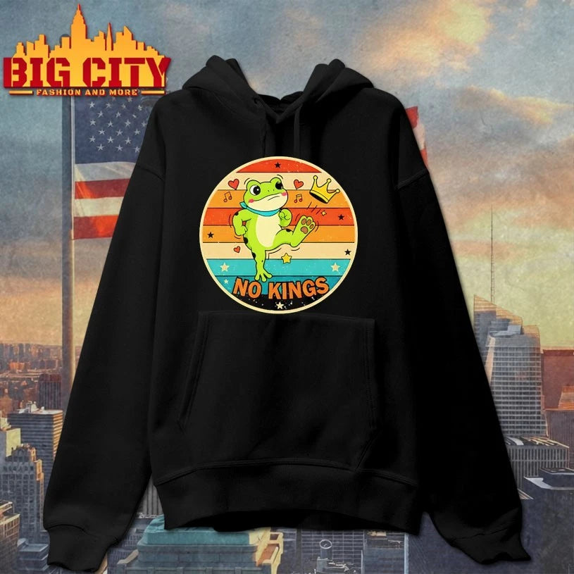 No Kings Retro Frog Funny Quote Empowerment Humor Vintage Style Art Oversized Shirt