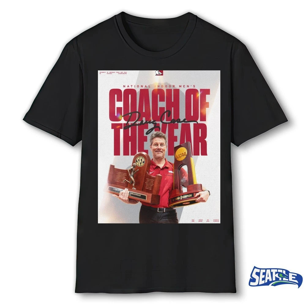 Official Arkansas Razorbacks Coach Doug Case National Indoor Men’s Coach Of The Year Signature Poster t-shirt