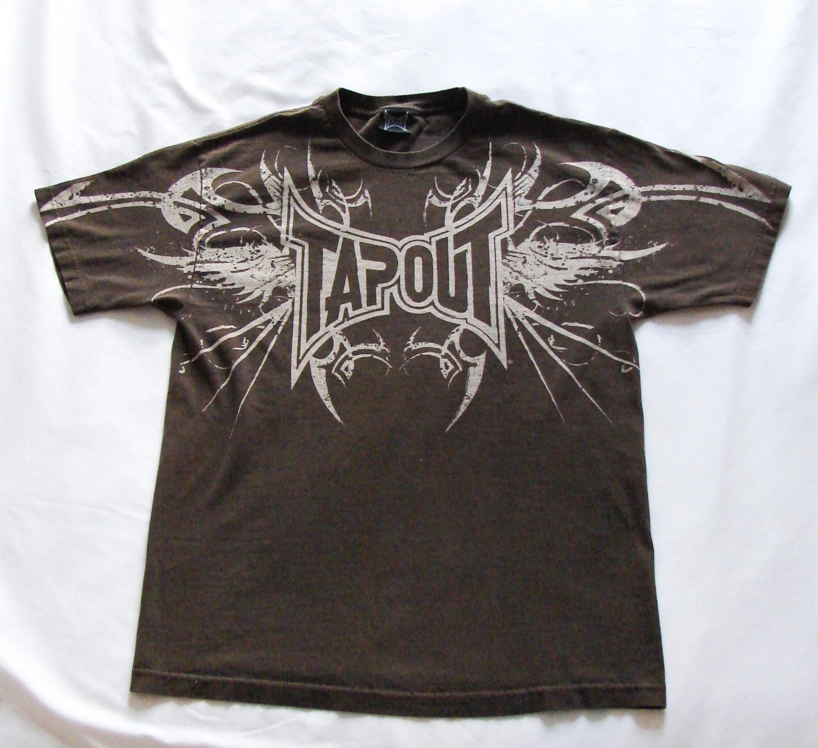 Vintage Y2K TAPOUT Brown Short Sleeve Graphic Print Tribal Logo T Shirt MMA UFC