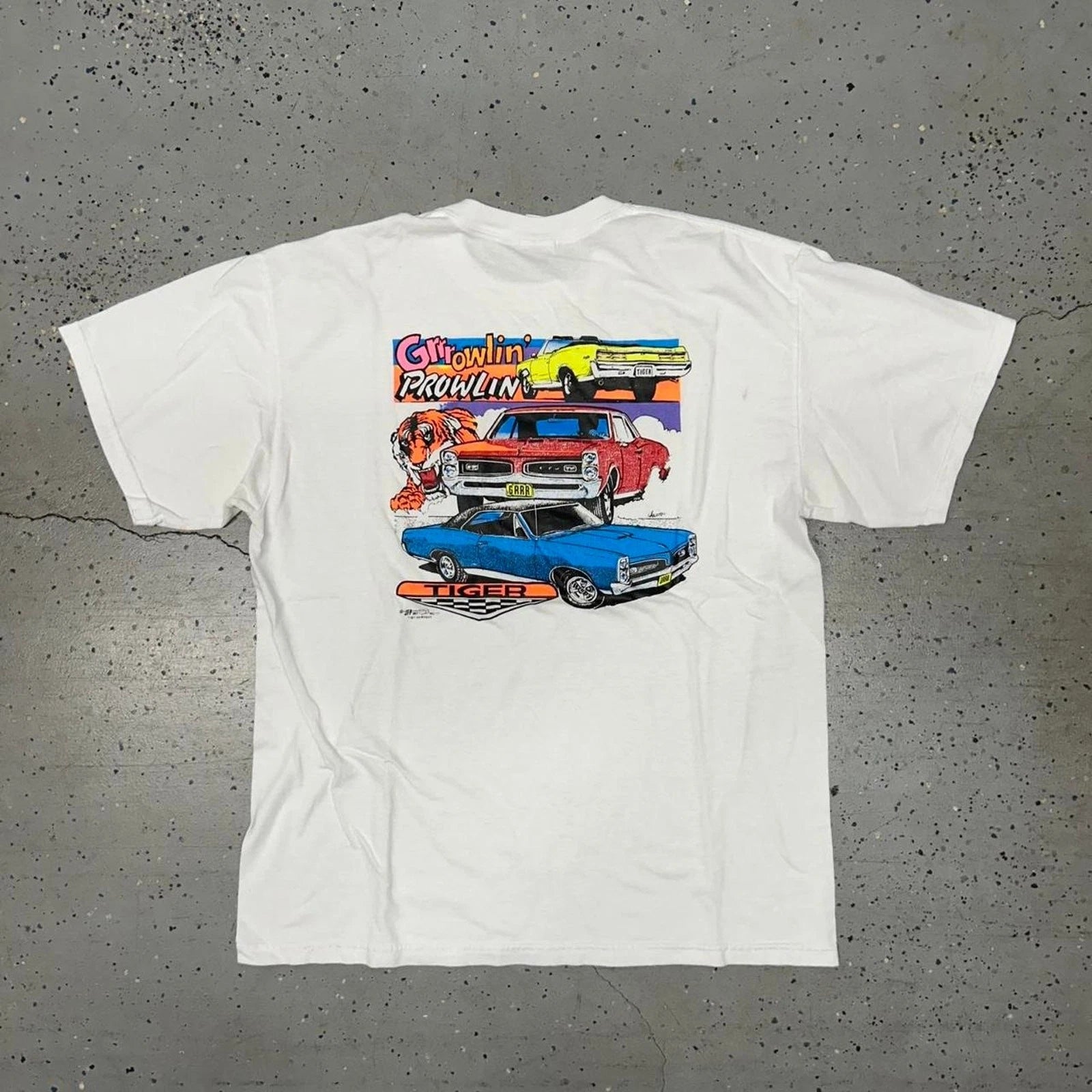 Y2K white Prowlin Tiger car graphic t-shirt