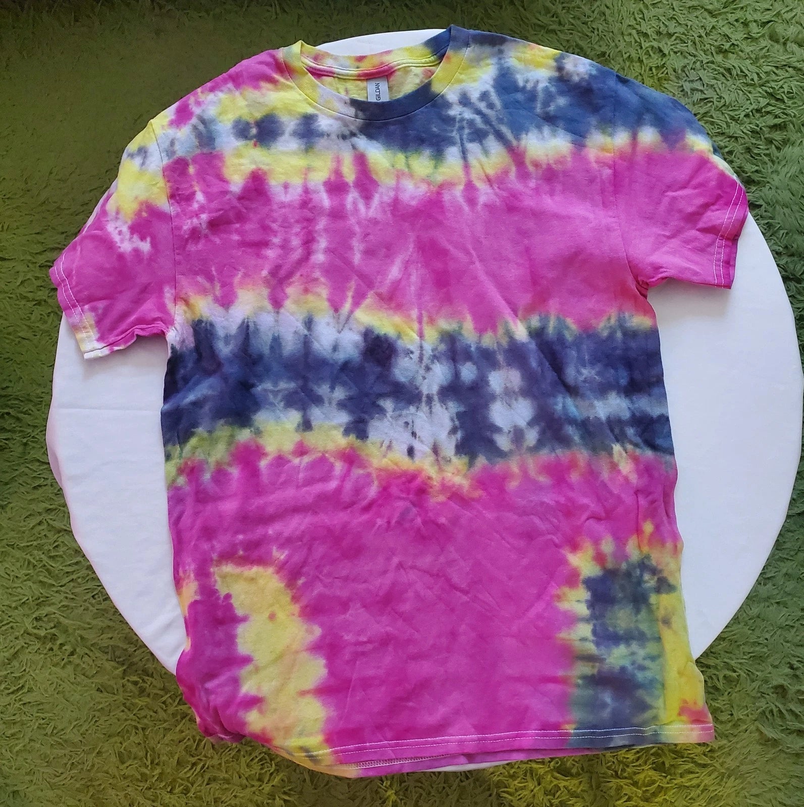 Tie-Dye T-Shirt – Horizontal Stripe Fade – Gildan Heavy Cotton – Size MediumThi