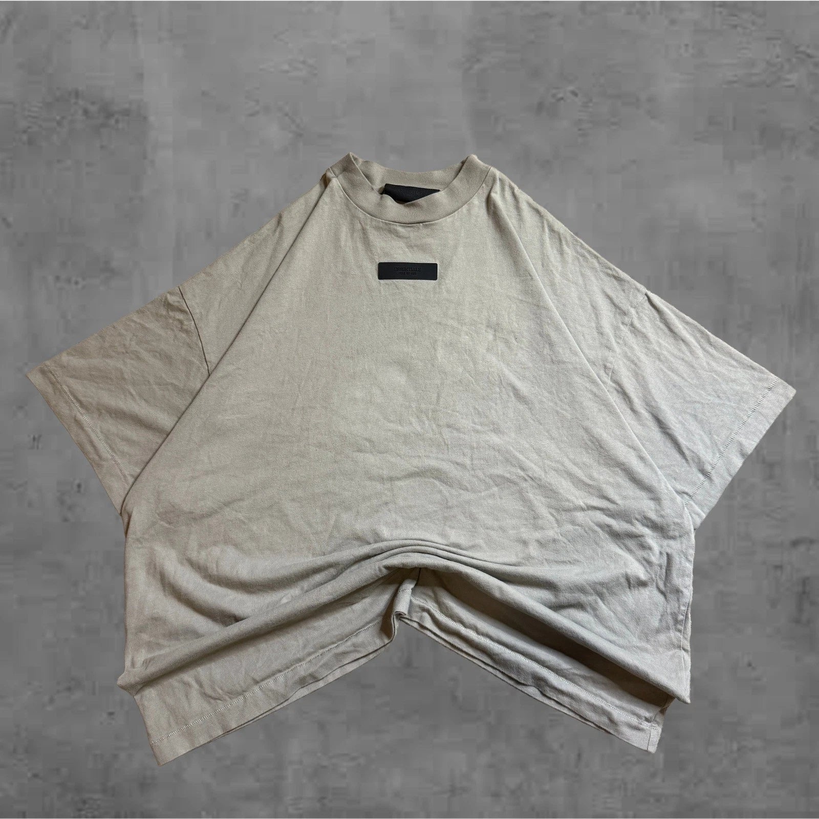 Minimalistic Essentials Oversized Gray Tee Shirt Perfect Boxy Modern Fit