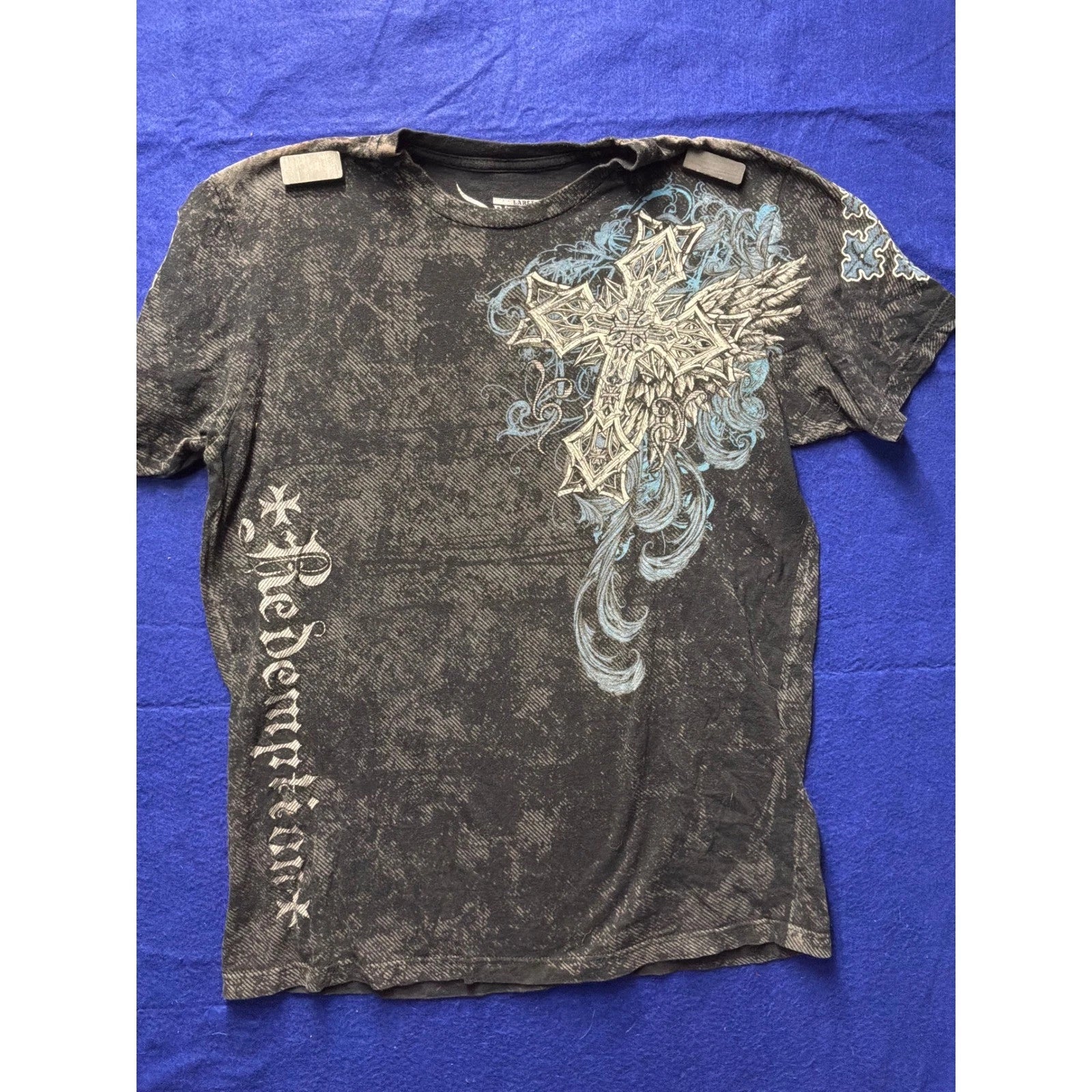 Y2K Mens Raw State Premium Graphic T-Shirt Large Black Acid Wash Cross Wings
