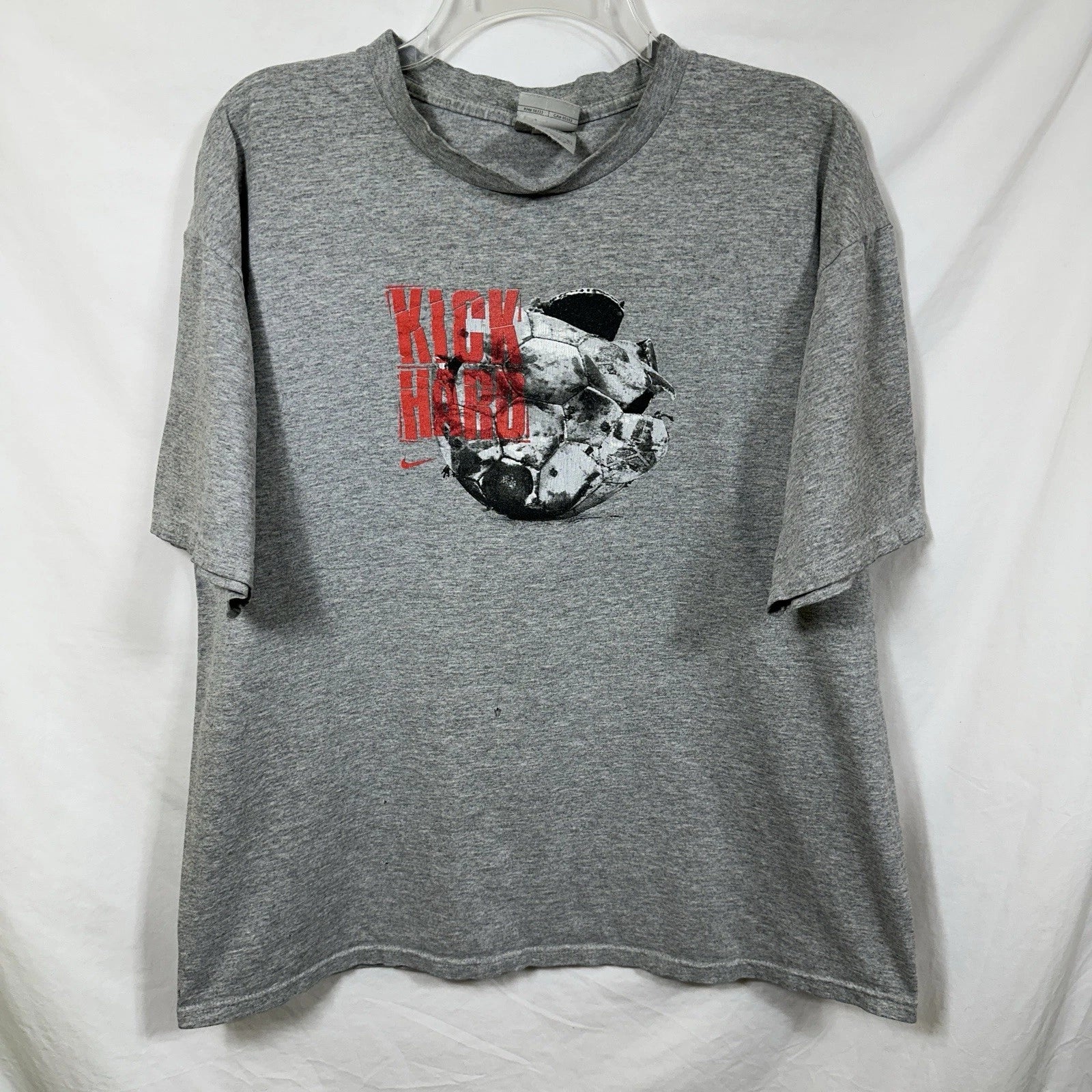 Vintage Distressed Large Nike Kick Hard Soccer T-Shirt L Tee Swoosh Y2K Football