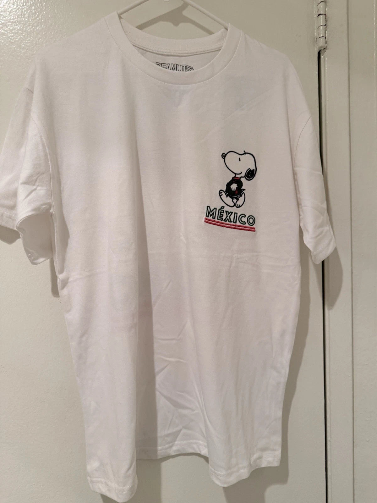 Peanuts Snoopy Charlie Brown Mexico Soccer Adult T-Shirt  Size L