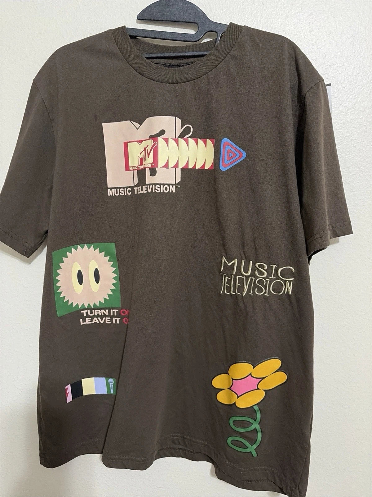 MTV TRL Graphic Tee Shirt A4071 Vintage Y2K Size Medium Some Embroidery