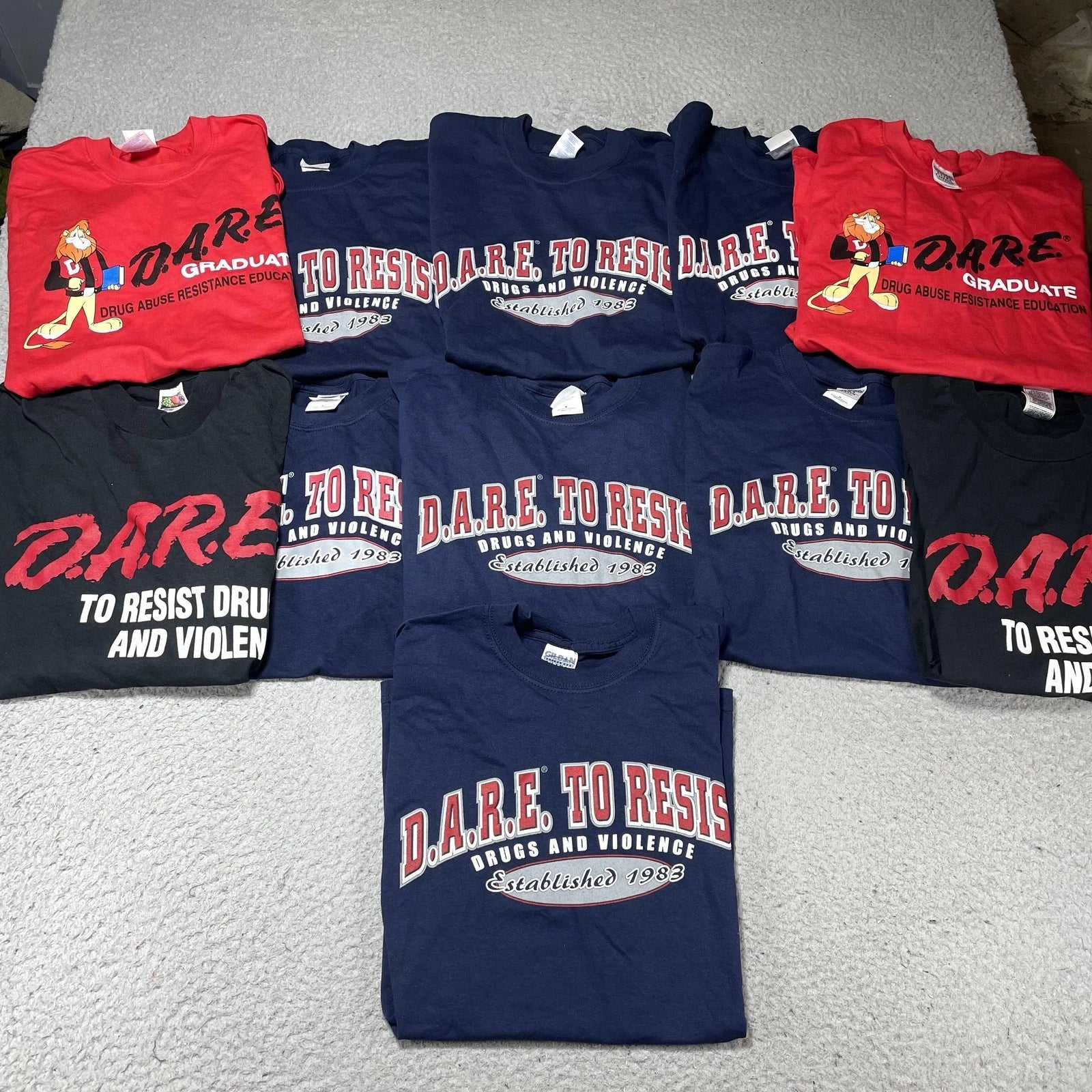 Vintage DARE T Shirt Mens S/M Lot 11 To Resist Drugs Graphic Tee Anti Drug Y2K
