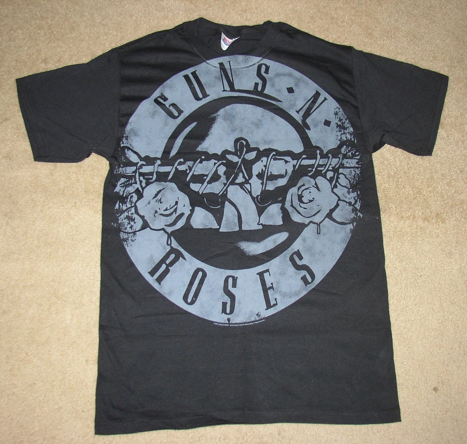 New Old Stock 2007 Y2K Gus n Roses Rock T-Shirt SM