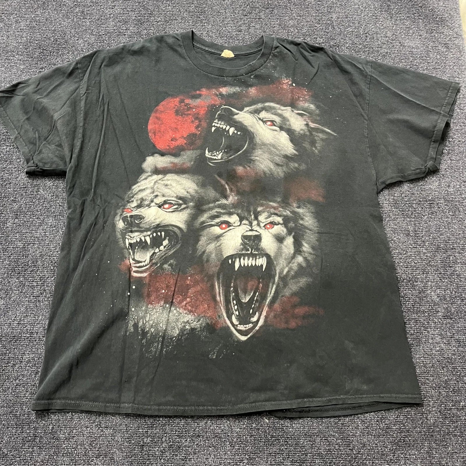 Vintage Y2K Red Moon Howling Wolves Graphic Tee Mens 2XL Black Gothic Horror